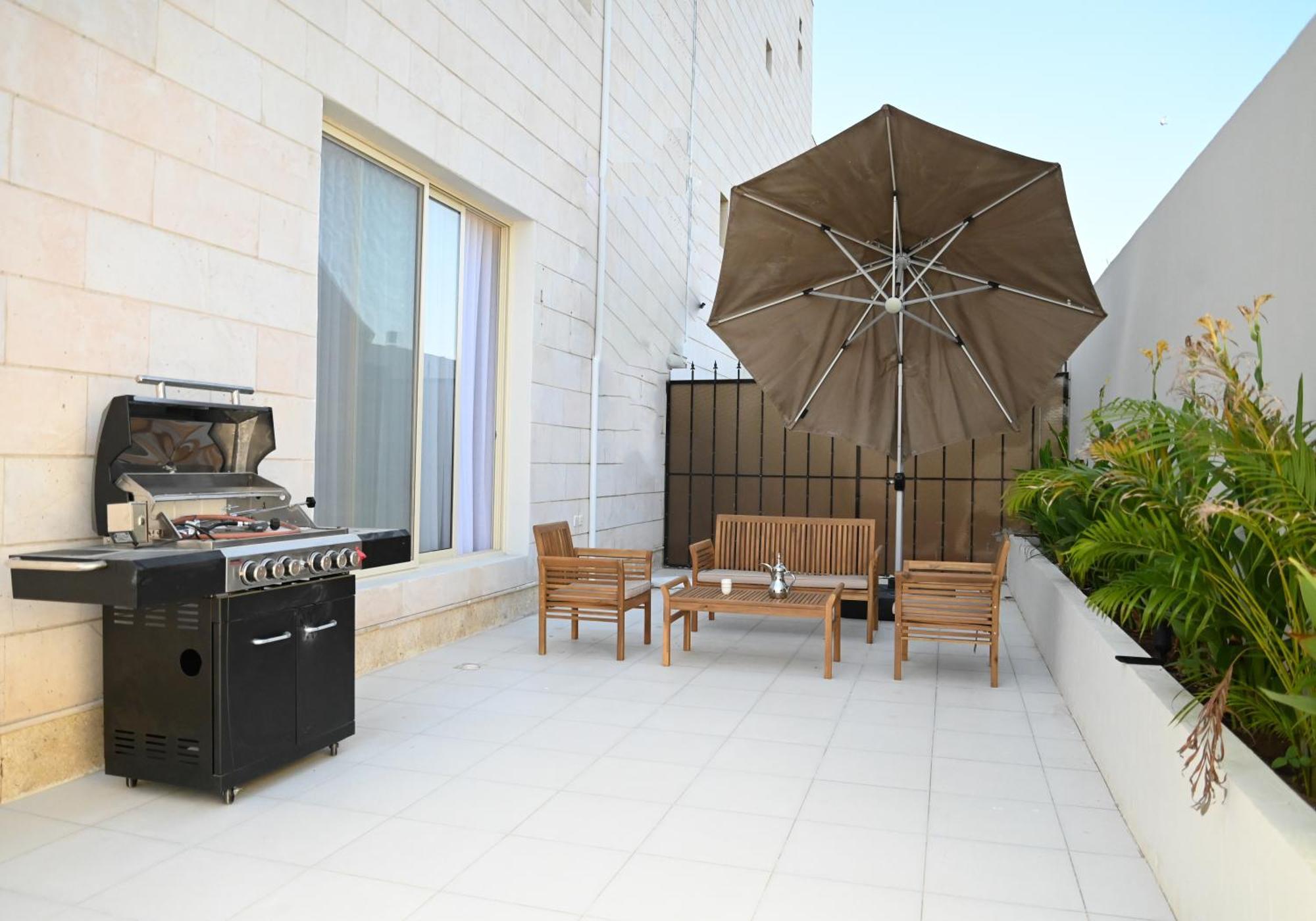 2 Bedroom In Apartment *