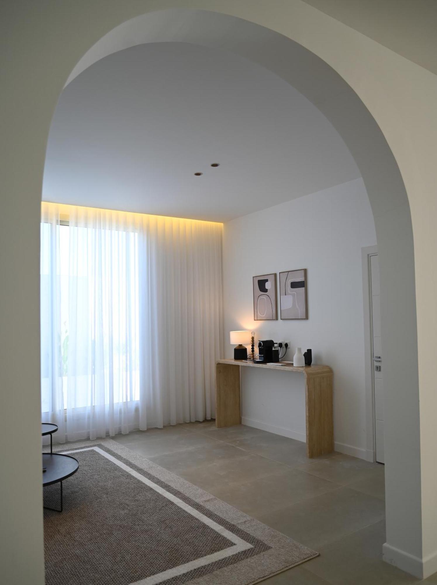 Apartment 2 Bedroom In *